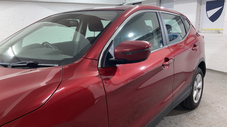 Nissan Qashqai 1.3 DiG-T Acenta Premium 5dr Petrol Hatchback